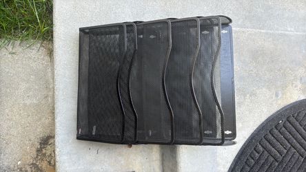 Metal wall file hanger