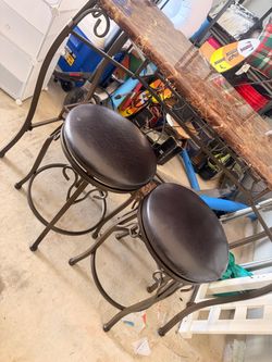 Bar table