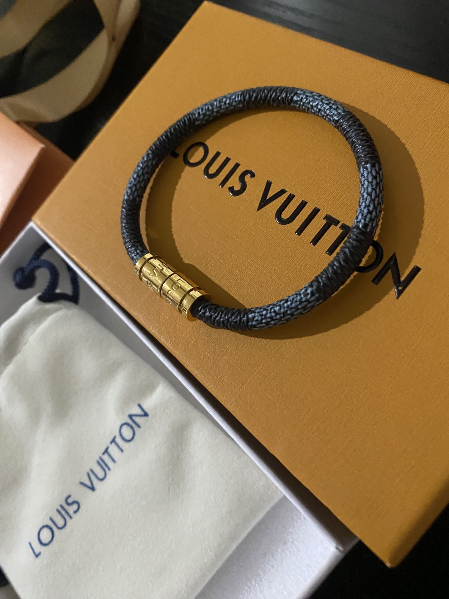 Luis Vuitton Confidential Bracelet Black&gray