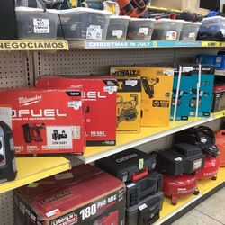Nail Guns / Nailers 