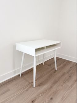 Computer desk