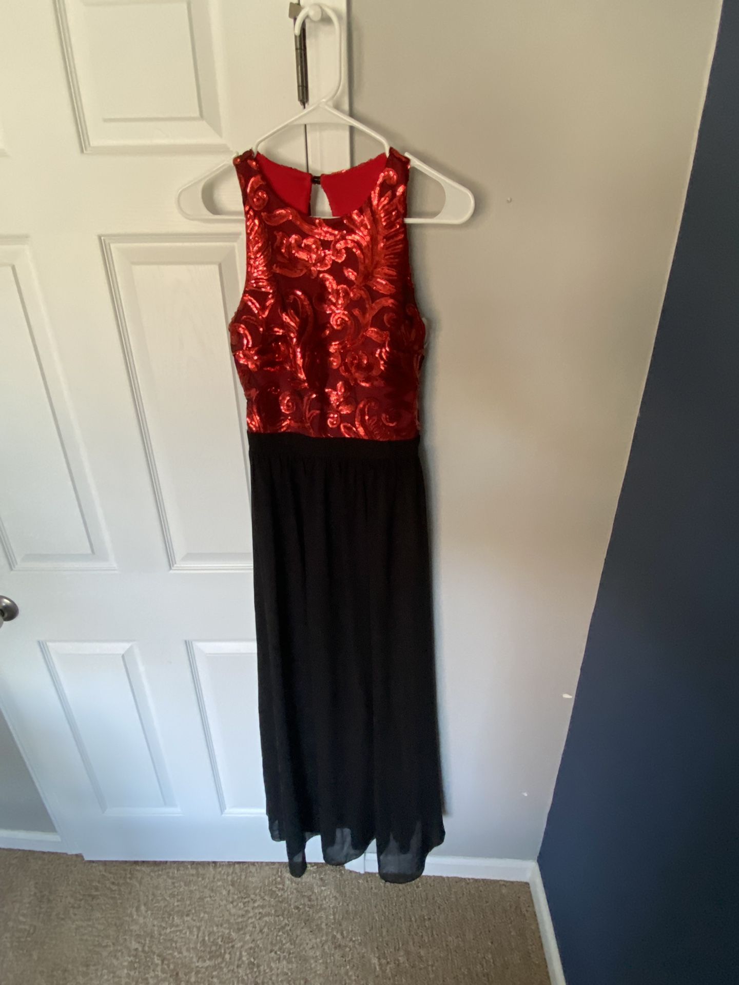 Lulu’s, Size 0, Worn Once, Floor Length Dress, Red Sequins, 