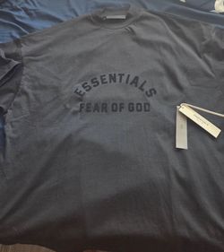 NOT SEPARATING SET, AUTHENTIC, XL NEVER WORN fear of god essentials black t shirt and shorts