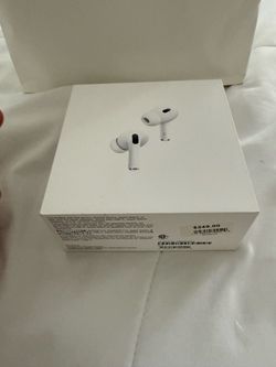 Apple AirPods 2nd Gen Like New + Box + Extra Tips+ Mobosi Case