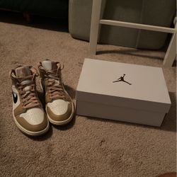 AJ1 ( DONT BUY DM ME FIRST )