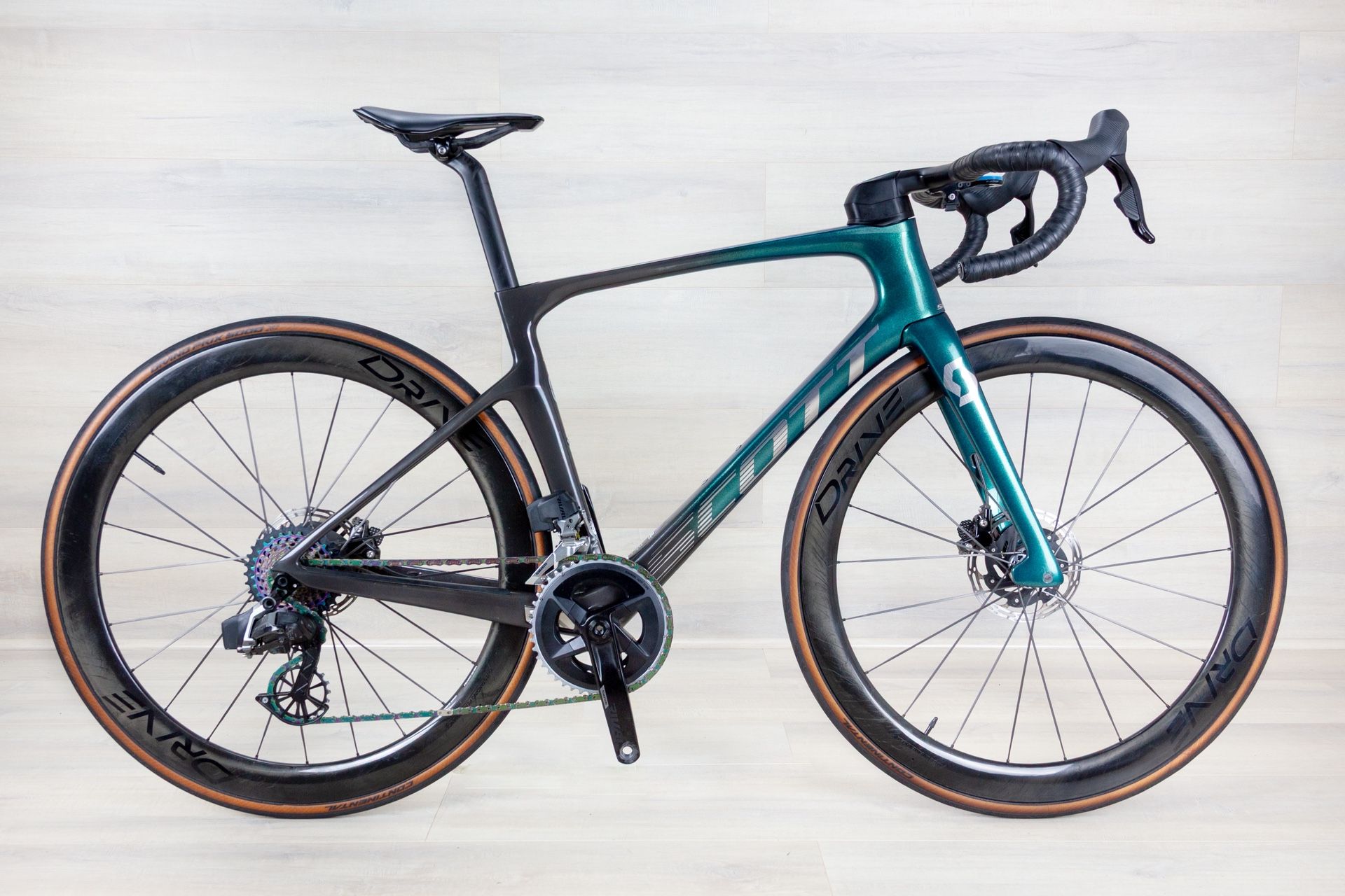 Scott Foil RC 20 , Size - 52, Carbon fiber aero road bike and wheels, SRAM AXS