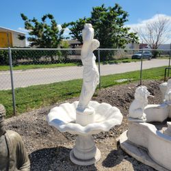 Concrete Rebecca Fountain / Cement Backyard Garden Outdoor Fountains