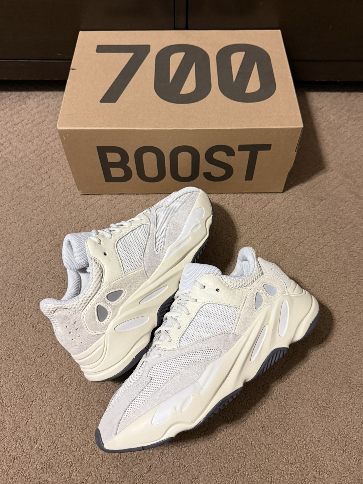 Adidas Yeezy Boost 700 Analog (2022) Size 12