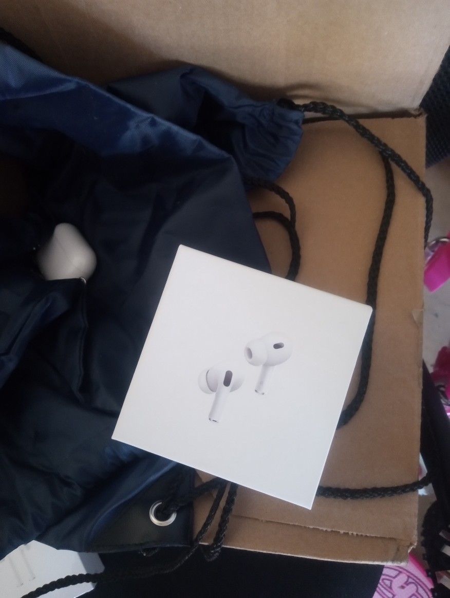 AirPods Pro And Airpods With ANC And Charging Case