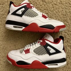 Size 9.5 (Pre owned no box) - 2020 Air jordan 4 fire red 
