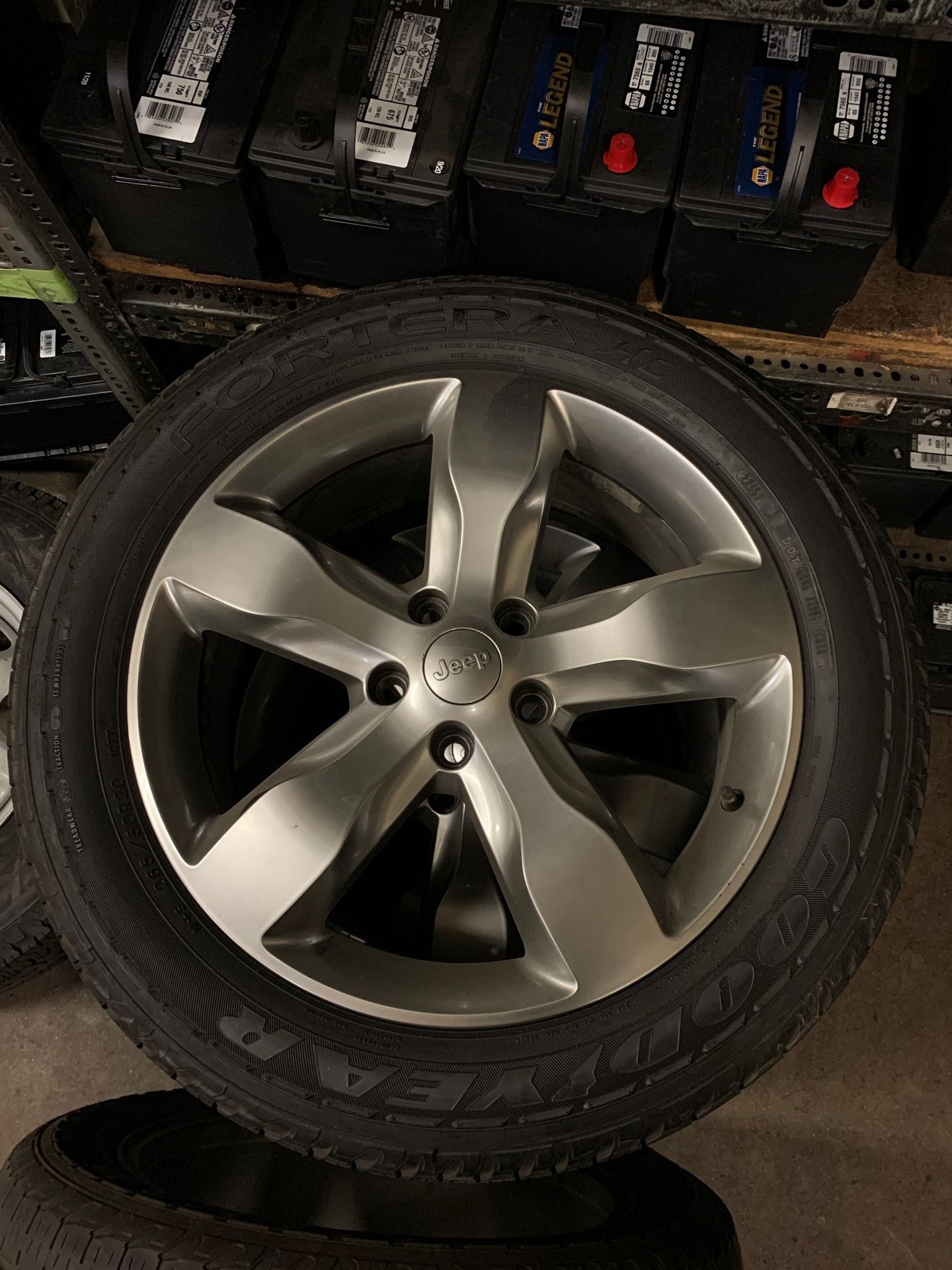 Jeep wheels/tires 20”