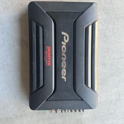 Pioneer 900 Watt Amplifier