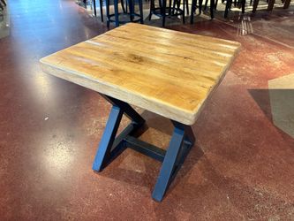 ASHLEY Wesling Urban Square End Table with Mango Wood Top