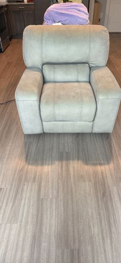 Chair Recliner / Reclinable (Missing cable cord)