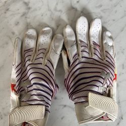 Under Armor Football Gloves Size Large