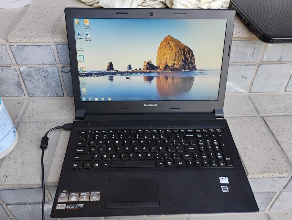 Lenovo Laptop With Charger Cable Has Windows Pro 7