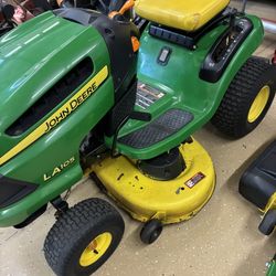 John Deere 42” Riding Mower  LA105