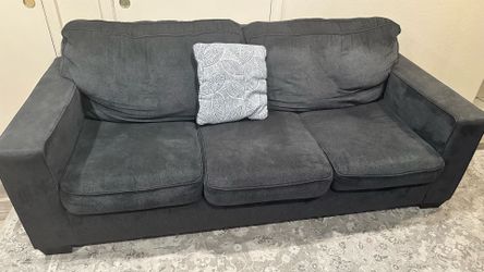 Couches sectional with pullout bed!