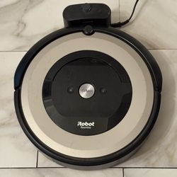 iRobot Roomba Vacuum good condition sale $50