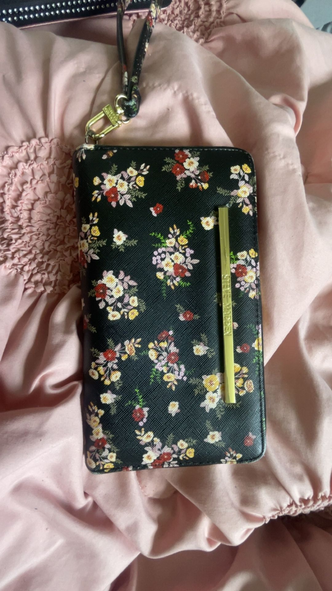 black Steve Madden wallet