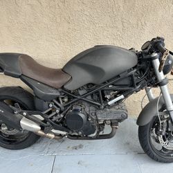 Ducati Monster 695