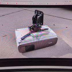 BenQ Projector UHD 4k -low Hours - Free Ceiling Mount