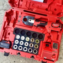 Milwaukee M18 18V Lithium-Ion Cordless Force Logic 600 MCM Crimper Kit w/ 600 MCM Copper U-Style Die Kit  $2199 