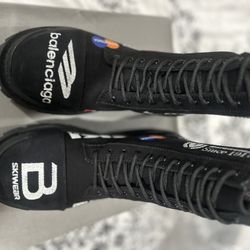 Balenciaga Boots Size 10m New.  599$