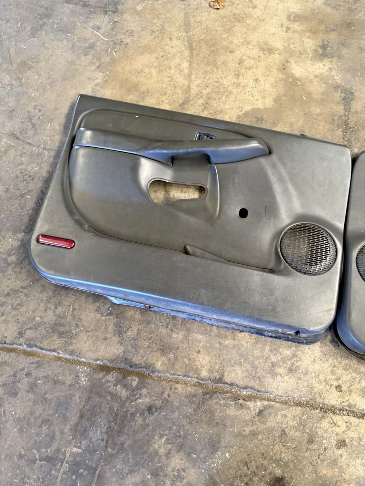 99-07 Chevy Silverado front door panels