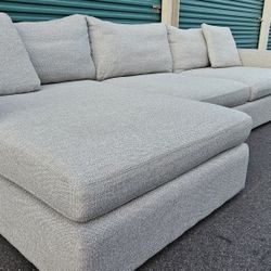 FREE DELIVERY!!! Crate & Barrel "Lounge Deep" 2 Pc Sectional + 2 Pillows ($4K Retail...65% OFF!!!)