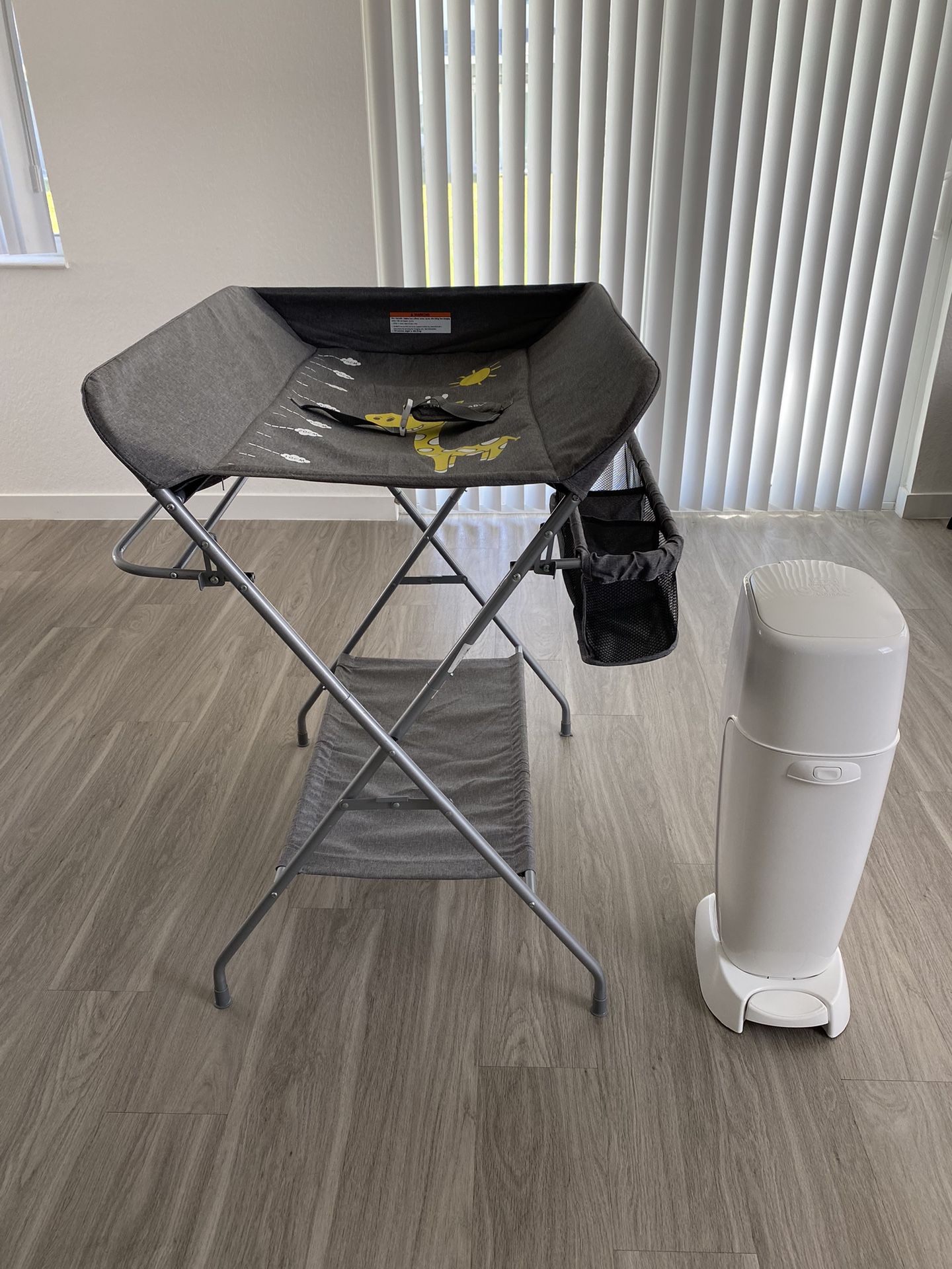Baby Changing Table And Diaper Genie