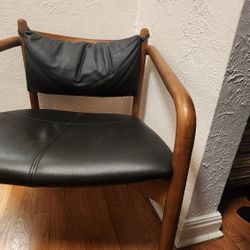 Article Lento Leather Chair