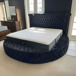King Black Round Storage Bed