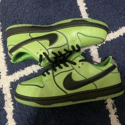 Nike SB Dunk Low SIZE 10 ( Buttercup)