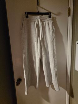 Womens gray Lululemon wide leg sweatpants, size S (short)