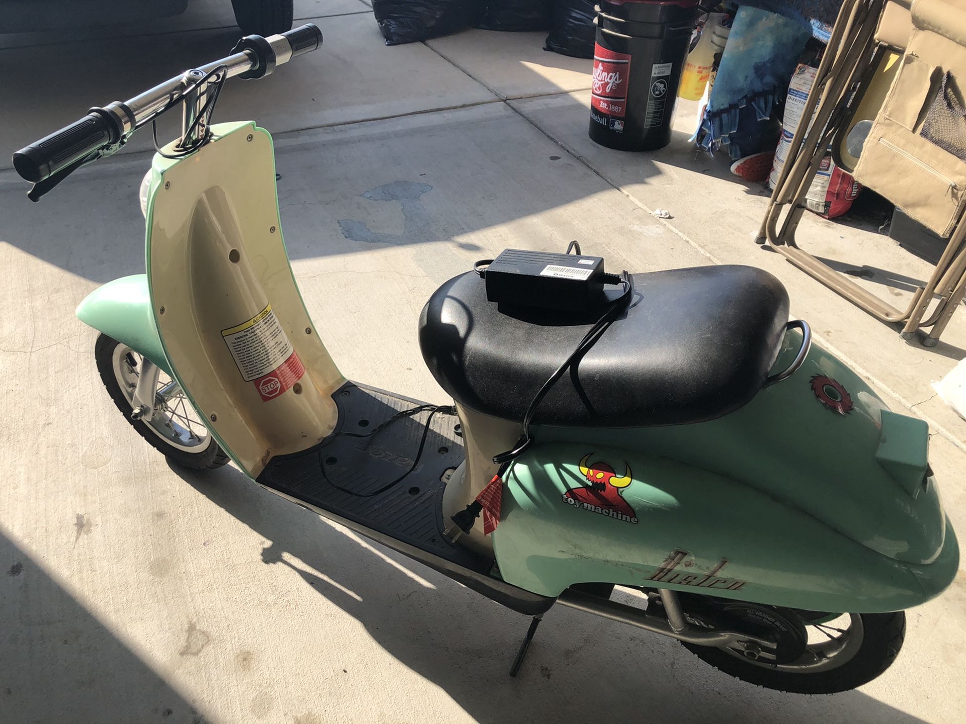 Razor Bistro Scooter Electric (KIDS)