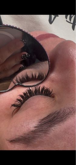 Lash mirror