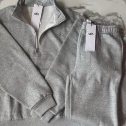 Alo Yoga Grey Quarter-Zip Sweatsuit Set