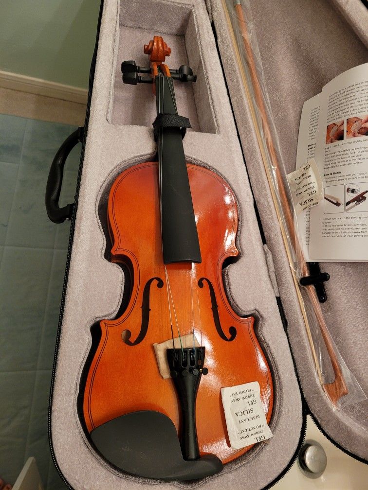 New!! 3/4 Violin. Brown