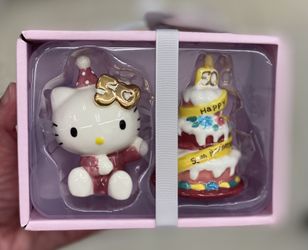 Salt & Pepper Hello Kitty 50th Anniversary