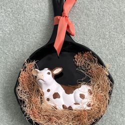 3D Ceramic Cow Laying Down On Straw In A Ceramic /iron? Pan 15.6”  Long And A 9” Diameter