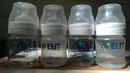4 Avent bottles