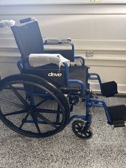 Drive medical transport wheelchair brand new adjustable leg rest wheel chair