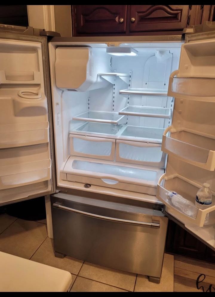 MAYTAG Refrigerator 