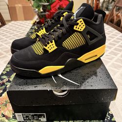 Air Jordan 4 Thunder Size 13 BRAND NEW