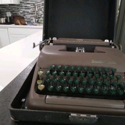 1950s “portable” Smith Corona Typewriter 