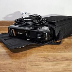 Epson EX9200 Projector – Built-In Speakers – Carry Case Included