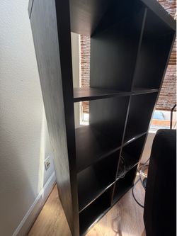 Dark brown/espresso, color bookshelves