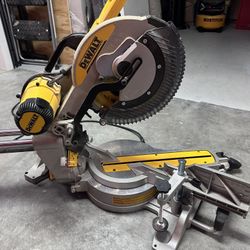 DWS779 12” DOUBLE BEVEL SLIDING COMPOUND MITER SAW