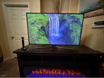 50” inches Samsung smart tv 4K in excellent condition with remote control